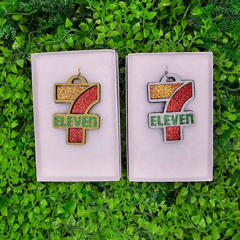 3" 7Eleven replica chain with pendant costume jewlery Ja'Marr Chase